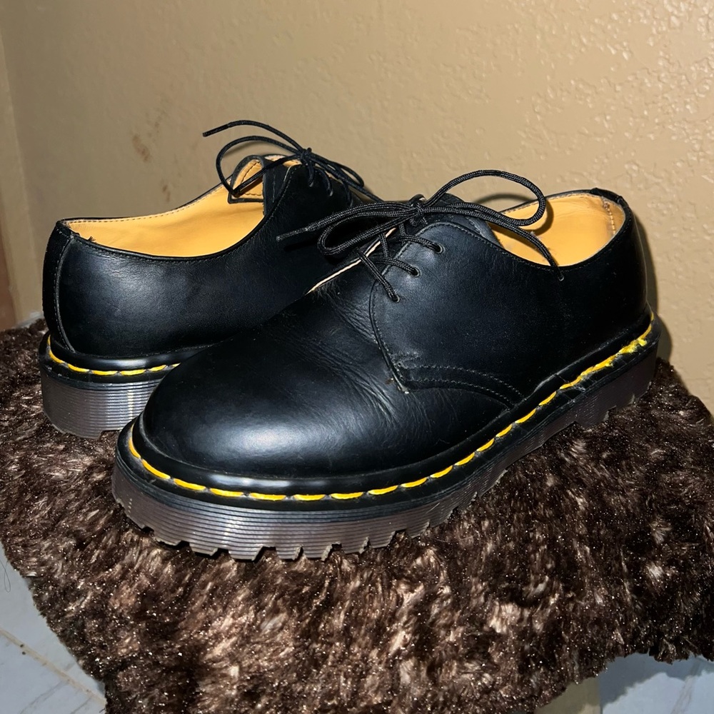 Dr. Martins 1461 BEX SMOOTH LEATHER OXFORD SHOES— Very good condition